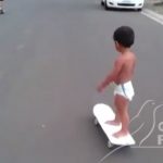 miudo_de_2_anos_ja_da_espetaculo_em_cima_dum_skate