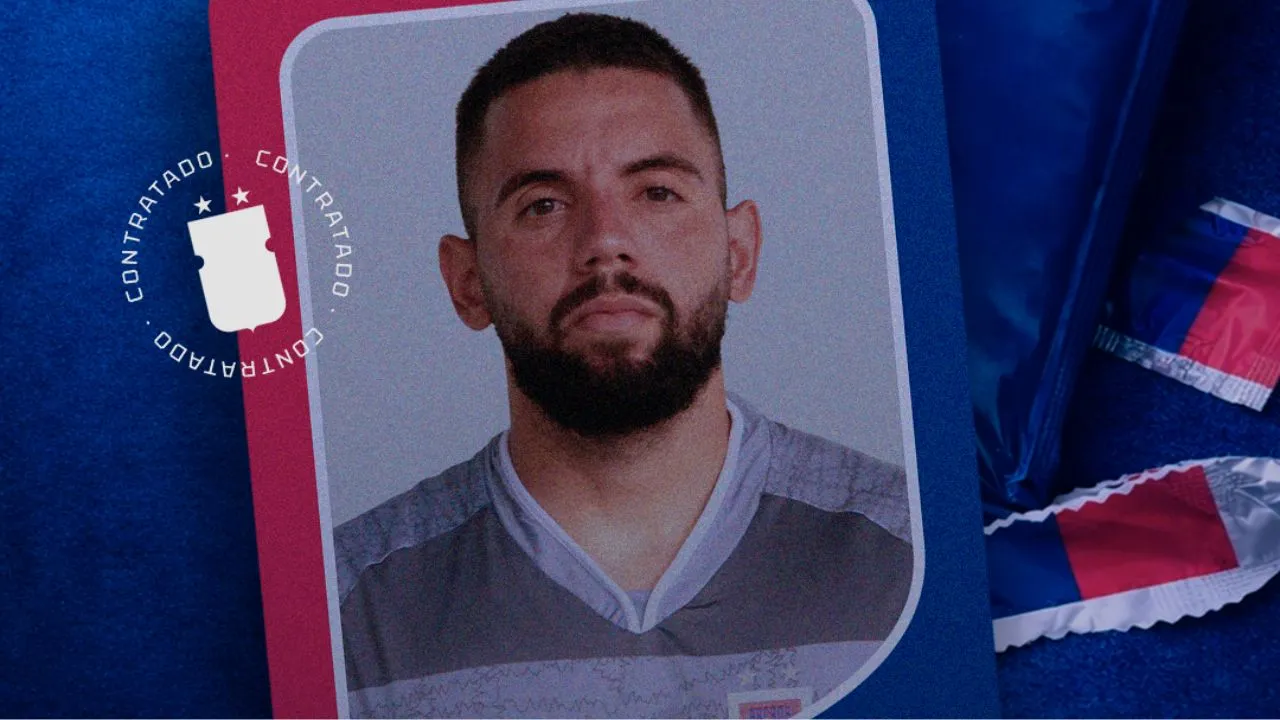 Goleiro Cabral em ação pelo Paraná Clube