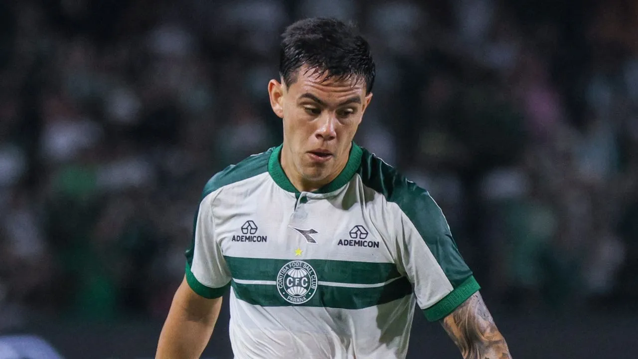 JP Chermont, lateral do Coritiba.